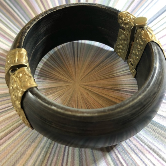 Vintage 80’s Horn and Brass bangle bracelet - Picture 3 of 4